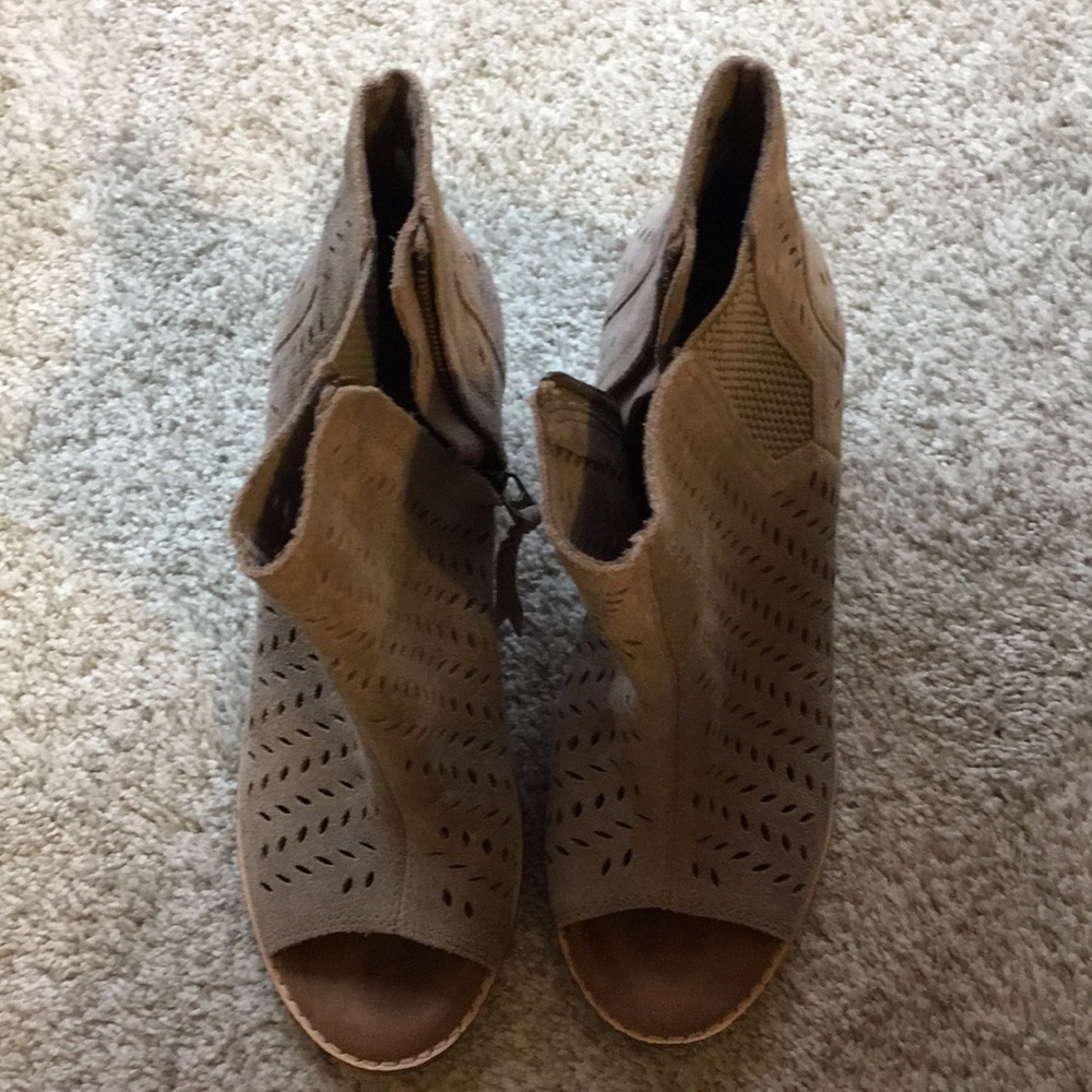 Open-Toed Booties - Picture 5 of 5